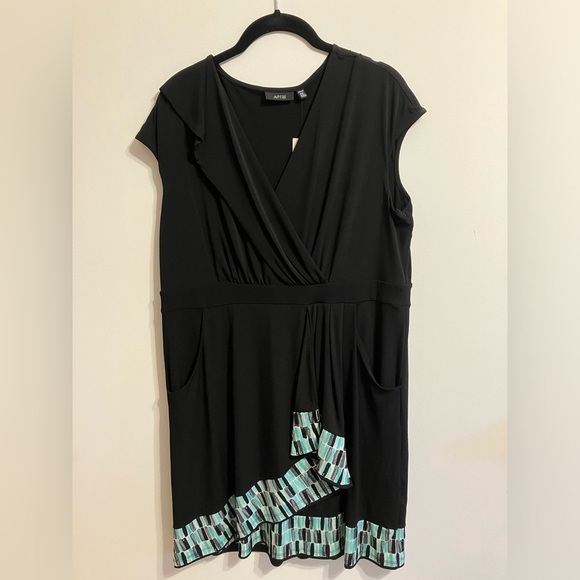 Apt 9 Faux-Wrap Sleeveless Black and green Dress Womens size Petit XL - Picture 2 of 14